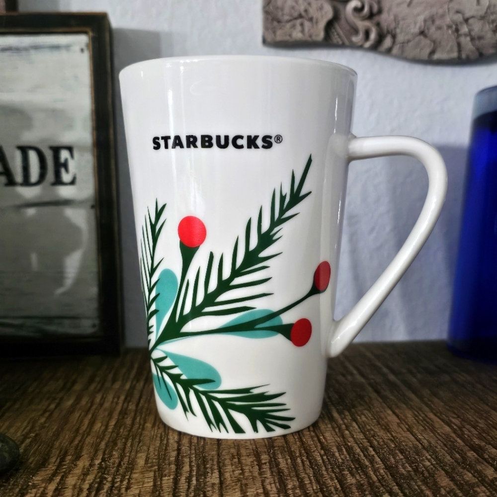 Starbucks Holly Berries Holiday Coffee Mug Cup 12 Oz 2020 Pine
